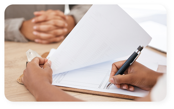 Preenchimento de formulário de visto com suporte de consultoria especializada.